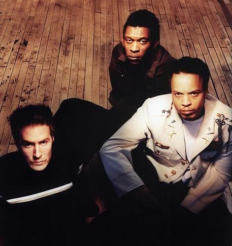 [ Trip-Hop 10期 ] 大攻击乐队 (Massive Attack)  精选：Trip-Hop开山鼻祖与黑暗氛围巨匠的终极精选